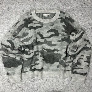 American Eagle Sweater Womens Medium Wool Crewneck Camouflage Camo Cozy Comfy
